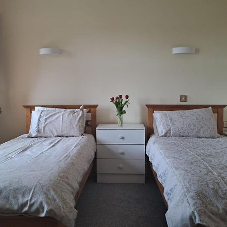 Teach Hudi Beag Bed & Breakfast Бънбег Екстериор снимка